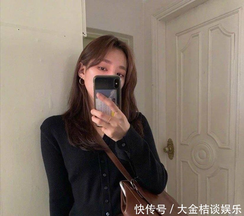  舒适@韩国欧尼简约舒适的日常搭配，气质优雅又显瘦，出门约会超吸睛