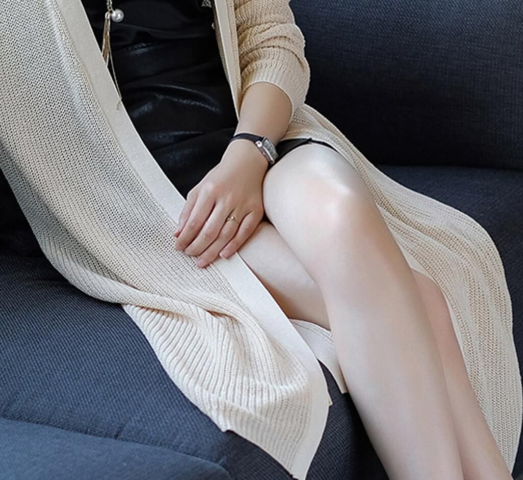 秋天不兴穿皮衣了!今年最流行“薄开衫”,特适合三四十岁女穿