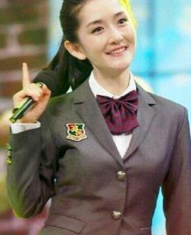 谢娜称自己亲自带娃，不用保姆和妈妈带，可惜随后就被网友拆穿