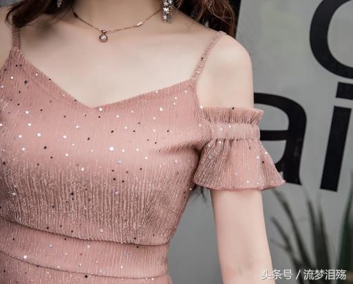 皮肤暗黄的女人，别乱穿！试试”温柔裙“，洋气减龄不美都难