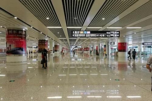  #肇庆#中国最近的两个高铁站，相距不足500米，让人傻傻分不清！