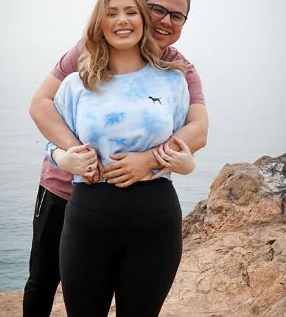 1年半男子从285斤瘦到145斤, 有女朋友后又反弹成臃肿的胖子