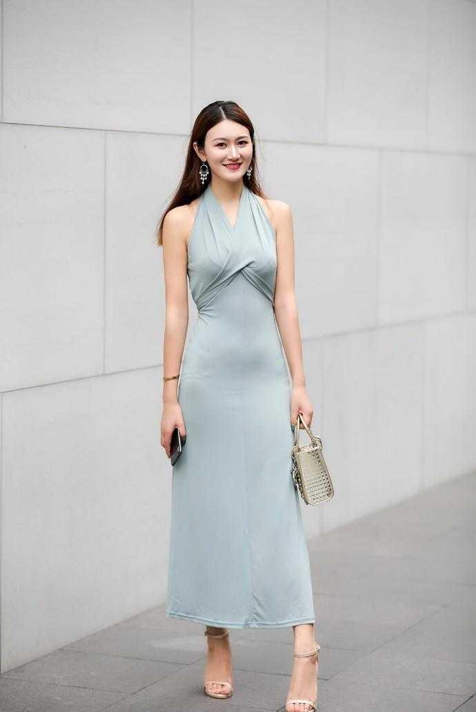 成都街拍：美女们清凉可爱的装扮，已成为大街上独特的风景！