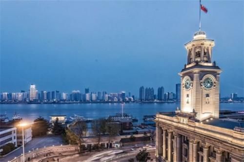  「唯一」我国唯一一座整体搬迁的省会，如今是特大城市，有望升