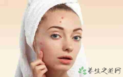 秋季皮肤干燥长痘怎么办