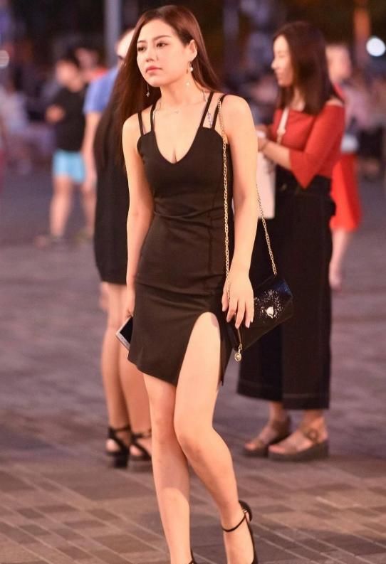 街拍美女：6个身材苗条的小姐姐，哪个美？