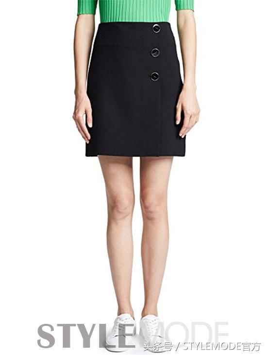 小小纽扣 竟成为夏日风穿搭的点睛之笔？