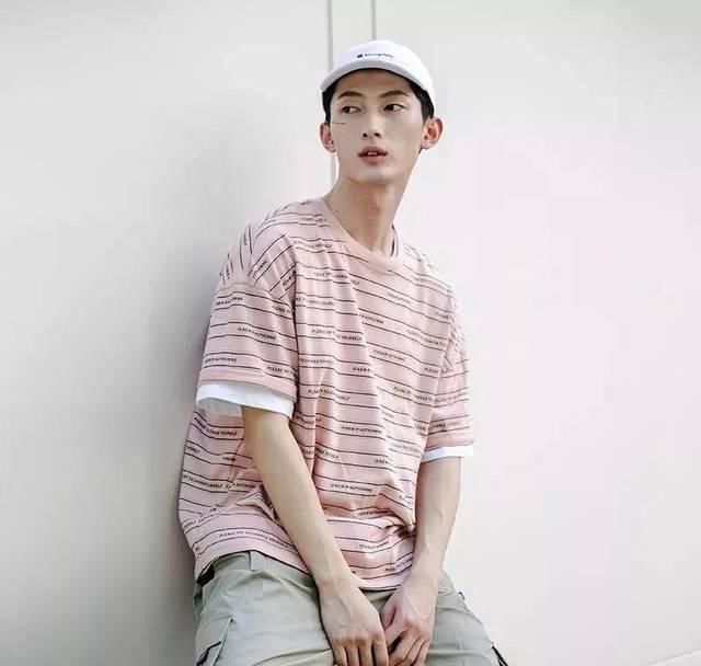 「条纹」距离征服春夏穿搭,就差一件条纹单品的距离