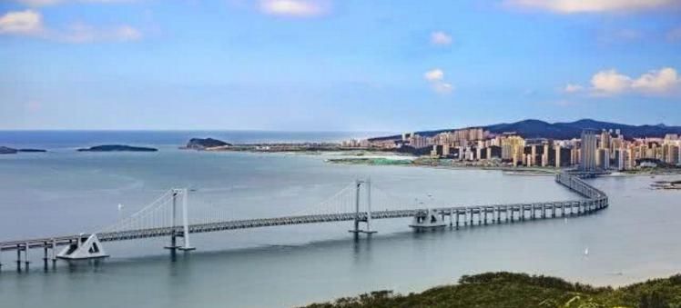 我国“最美”的4个海滨城市,青岛、大连上榜,另外两座实至名归