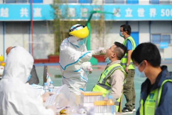  「复产」武汉中央文化区建筑工地：复工复产先体检