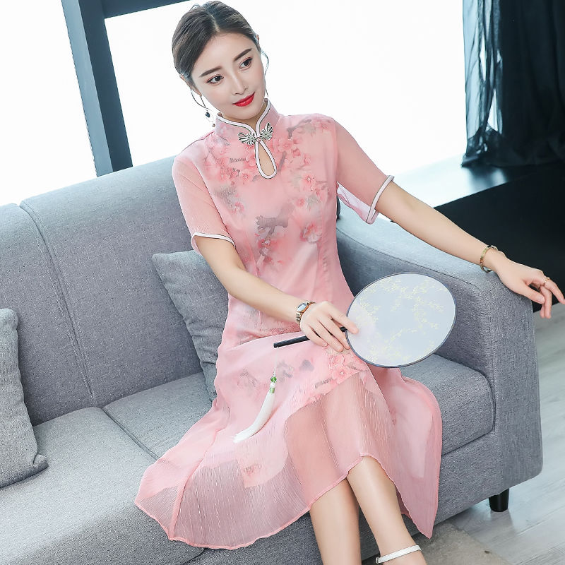 小衫打底裤太丑，7080后千万别穿!新款秋裙上新，洋气显气质