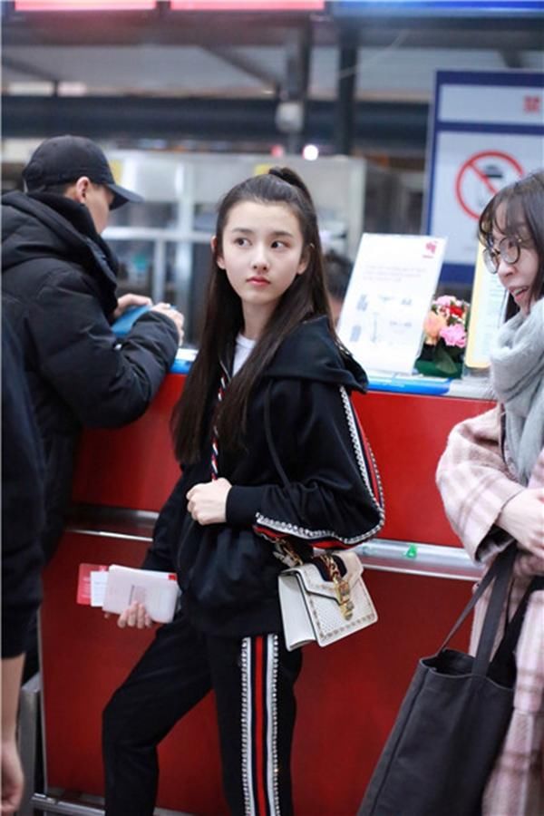 不过是换了一款新发型,宋祖儿气质都变了,网友:差点没认出来!