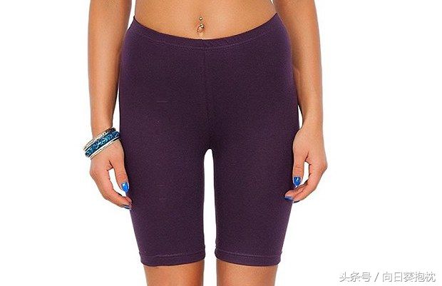 金卡戴珊紧身短裤引领潮流，买家亚马逊上抢购同款致网站崩溃