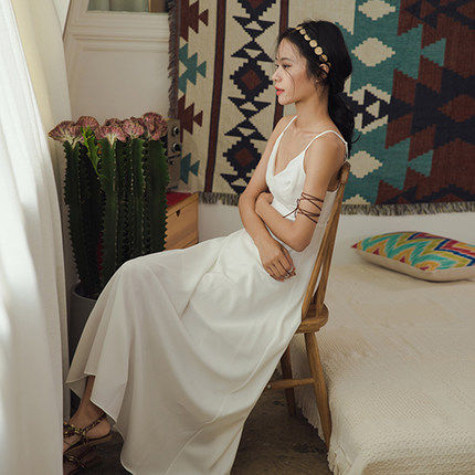 沙滩裙穿的好，比泳衣更洋气，越来越多女人都这么穿，性感迷人