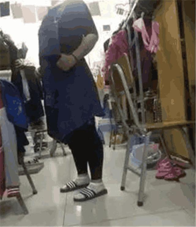 当她们穿上赵丽颖的同款衣服, 请原谅我忍不住笑出了声