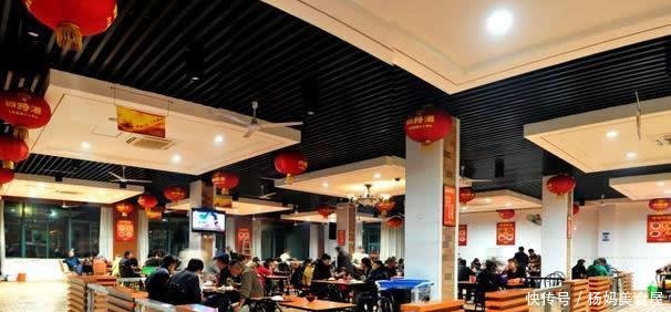 为什么坐长途大巴, 司机都不在服务区吃饭, 而是到高速外吃快餐
