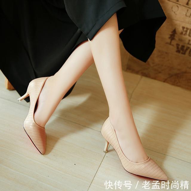  [气质]四季都可以穿的高跟鞋，气质的女人都在穿，让你美得更彻底