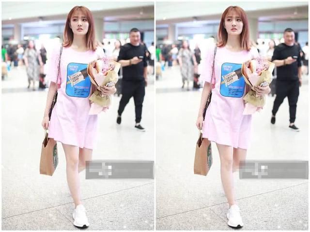 24岁徐璐一身粉色配棕发,清纯可人甜美风,网友:瘦了更撩人