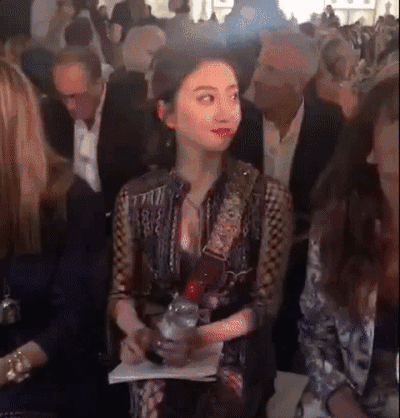 迪奥究竟有什么魔法让景甜如此着迷?