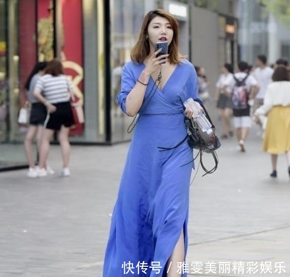 【美女】街拍美女:穿着时尚的小姐姐逛街,身材苗条,休闲大方!