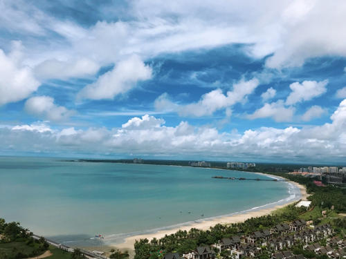 何必去泰国！这个海边小城椰林遍地，人少便宜，海鲜100吃到撑！