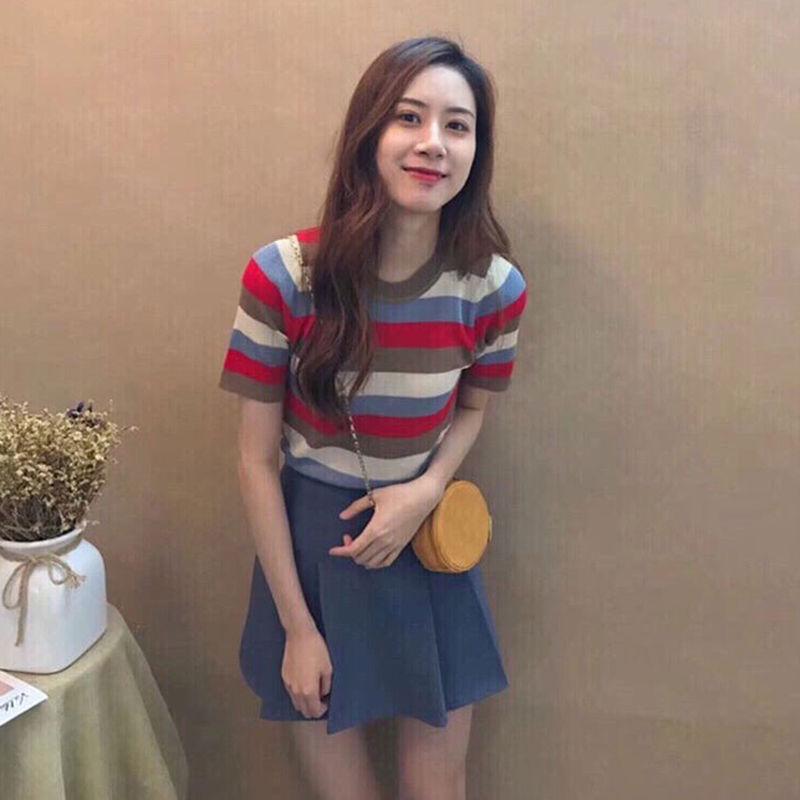 45岁媳妇太会打扮!上身紧身显胸衣+高腰裙，男人喜欢女人嫉妒