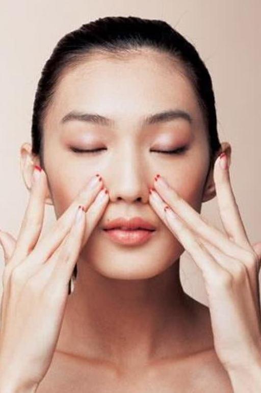 长痘痘者：护肤谨记“3少2多”，痘痘消得快，脸会更加细腻平整