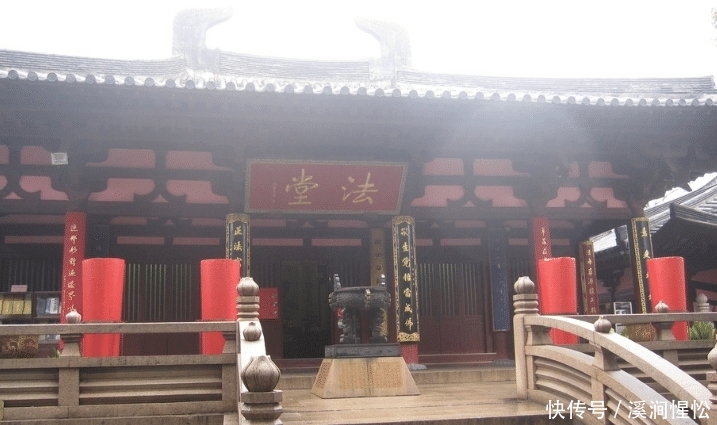 佛法：他人在吃饭时有这“三种”行为，要远离之，否则必惹祸