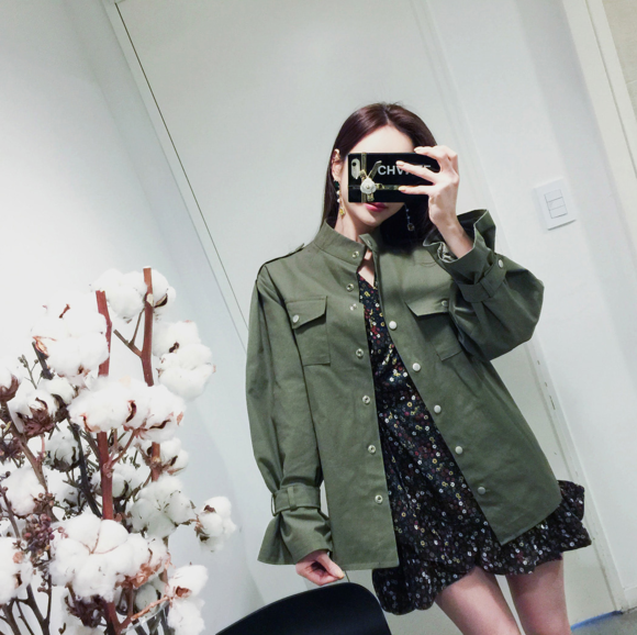 女神孙允珠，光曦星辰朦胧小碎花文艺衣裙