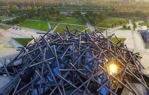  鸟巢|耗资2亿模仿鸟巢，却建成“鸡窝”，网友：欣赏不了！