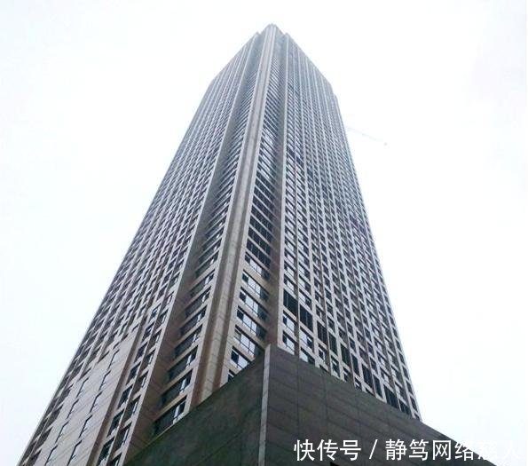 向上长! 重庆已建成(封顶)的七大摩天楼, 看看重庆未来的摩天楼