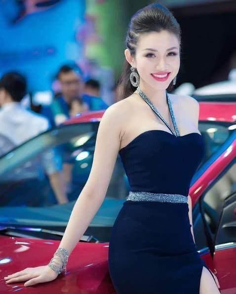 越南模特爱健身，塑造迷人臀围大长腿，事业蒸蒸日上！