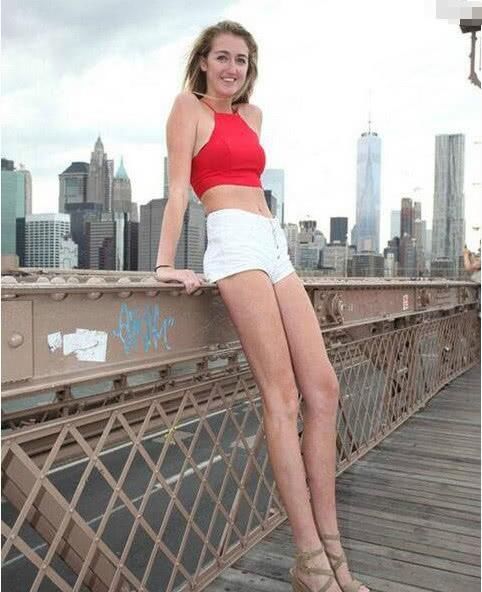 20岁少女腿长1.3米走红，从来不穿裙子，只因担心裙底走光！