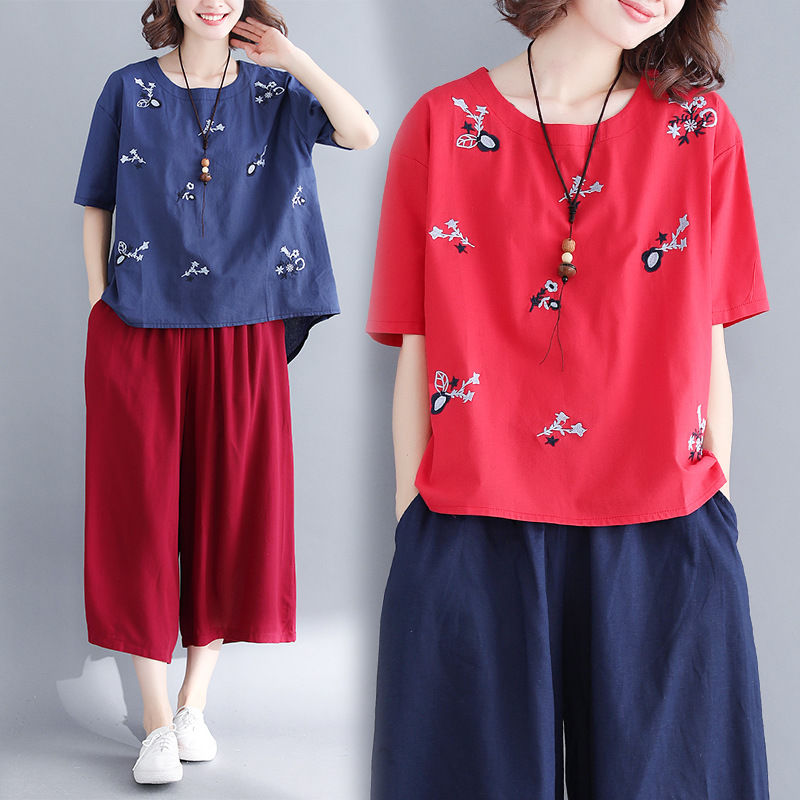 下半身胖，别穿紧身裤，尴尬!看:这么穿，不松不紧，美得刚刚好