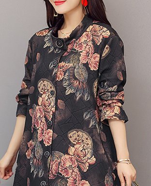 还没有到60，别穿妈妈装!洋气又耐看的“减龄装”，美嫩像朵花