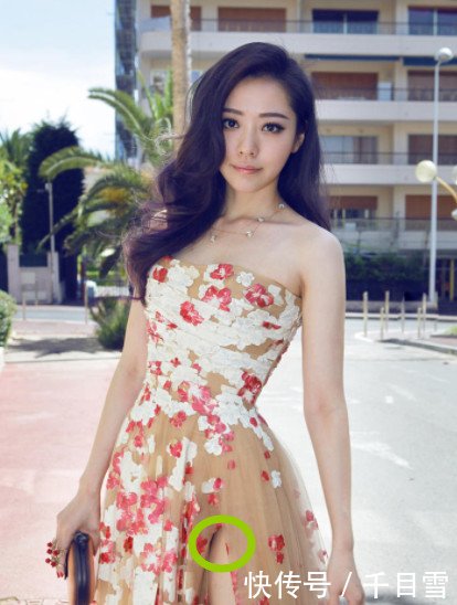 张靓颖出席活动太大胆,裙子开叉都要开到腰,下半身有亮点!