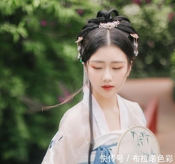 试试■拍照不上镜?试试这些拍照姿势,随手拍就很好看