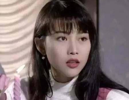 哪有完美的脸型，只是别人会选发型而已