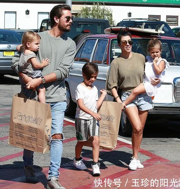 39岁卡戴珊大姐穿紫色吊带太闪耀，与25岁小男友分手越发年轻