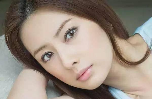  『回归』彩妆：细眉即将回归？流行哪些彩妆造型？
