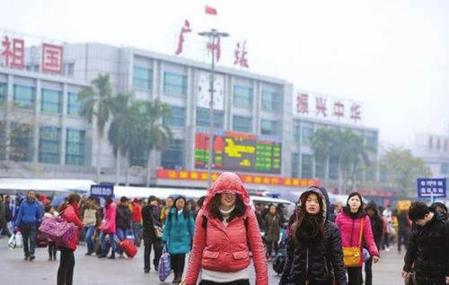 中国最威武的火车站，24小时有武警巡逻，打出“统一祖国”口号