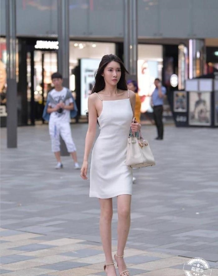 『辣妈』摄影-看这路人的反应,就知道辣妈称霸商场多么轻而易举