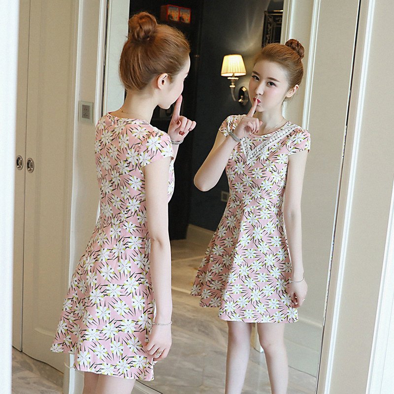 女人身材好不好?看大腿!学学下面这样穿，男人的眼睛移也移不走