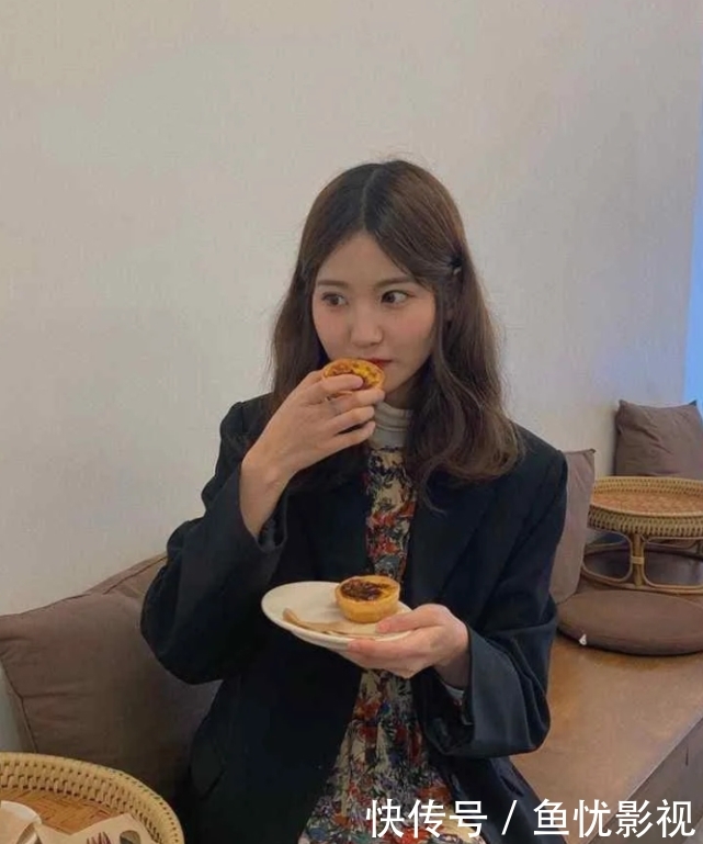 #四件#原来一件外套可以配四件裙子?这一衣多穿一定要学会