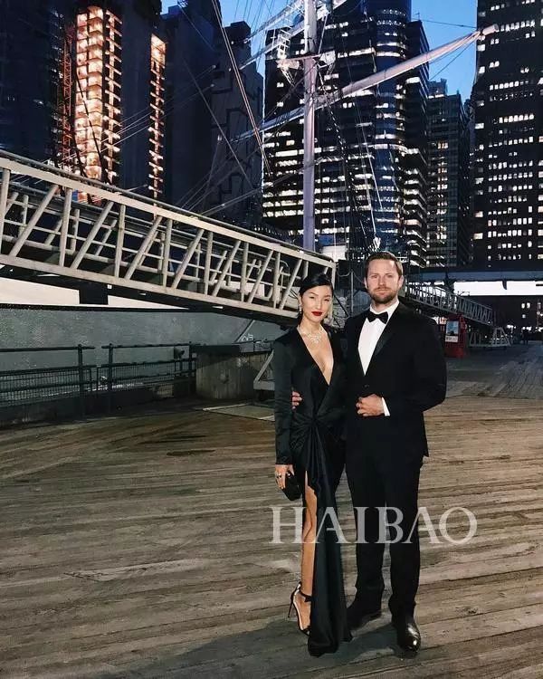 小个子夏日穿搭特辑!身高不足160cm的她们，怎么穿才能显高又时髦