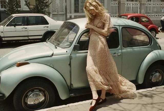 这个秋冬，你需要这3条奶奶裙来解锁浪漫灵魂