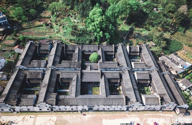  大宅|国内“最牛”豪门大宅，一栋房子就是一个村，下雨都不用打