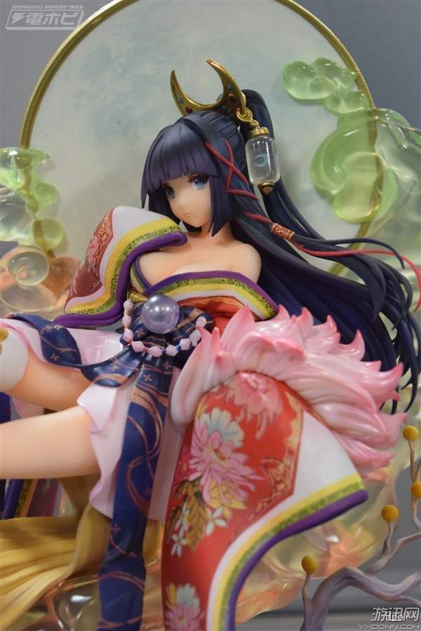 辉夜姬手办彩模 彩云伴身温文尔雅，修长美腿引人注目