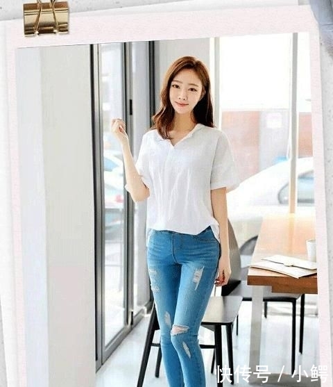  『美女』牛仔裤舒适又百搭，穿起来很自由，尽显时尚女人气质