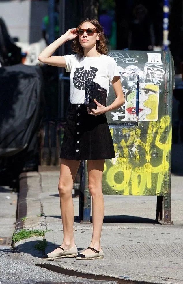  #出场#种草鹅｜又到了穿玛丽珍的季节，有请艾玛罗和钟小姐出场